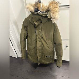 Men’s Canada goose Size: Medium Colour: Military Green - perfect winter coat